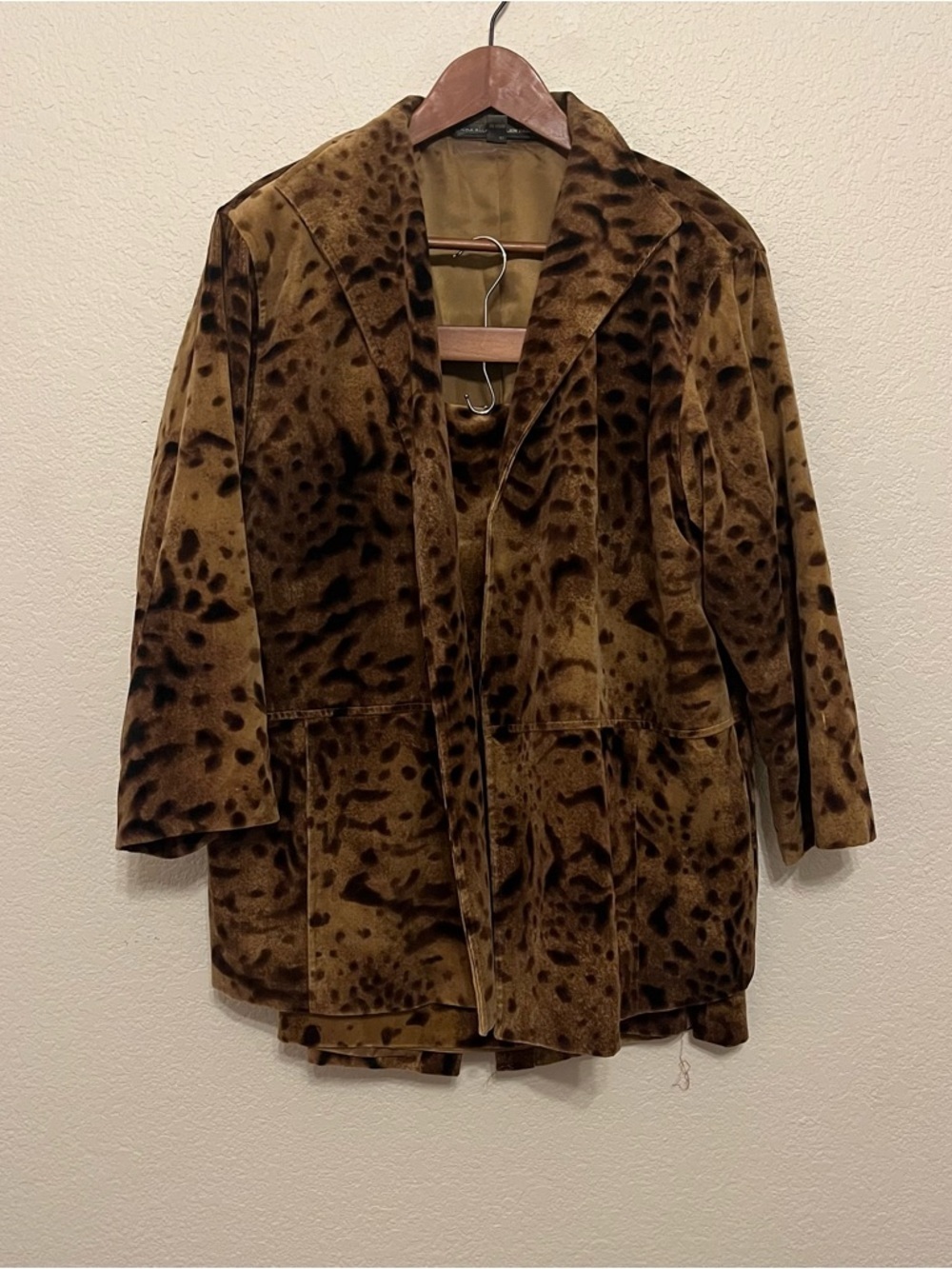 Linda Allard for Ellen Tracy Leopard Ainmal Print Two-Piece Suite Set Size 14